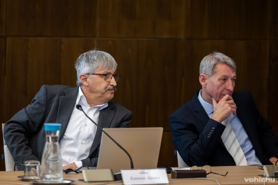 Katanics Sándor és Hartmann Ferenc a városi közgyűlésben