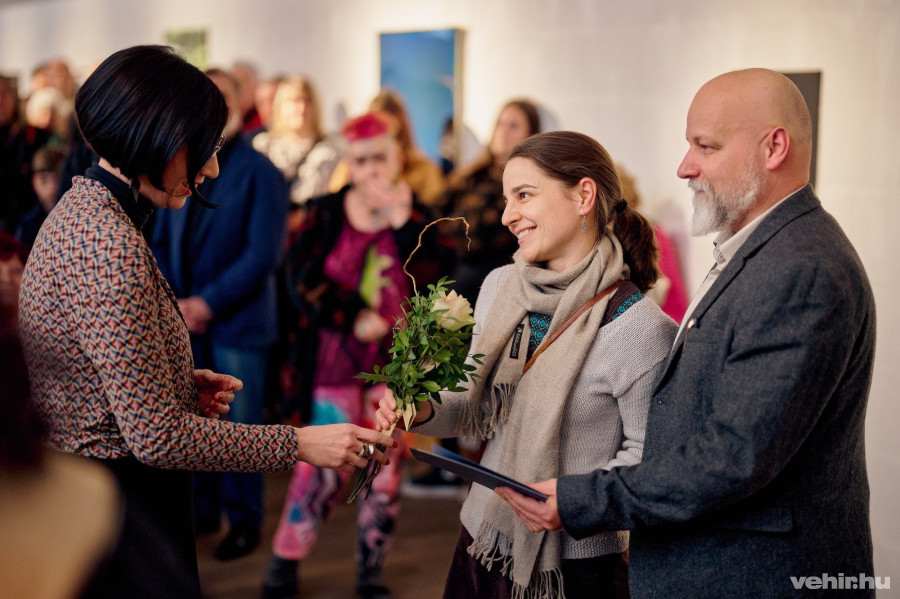 Pattantyús Orsolya és Pattantyús Gergely átveszik a díjat