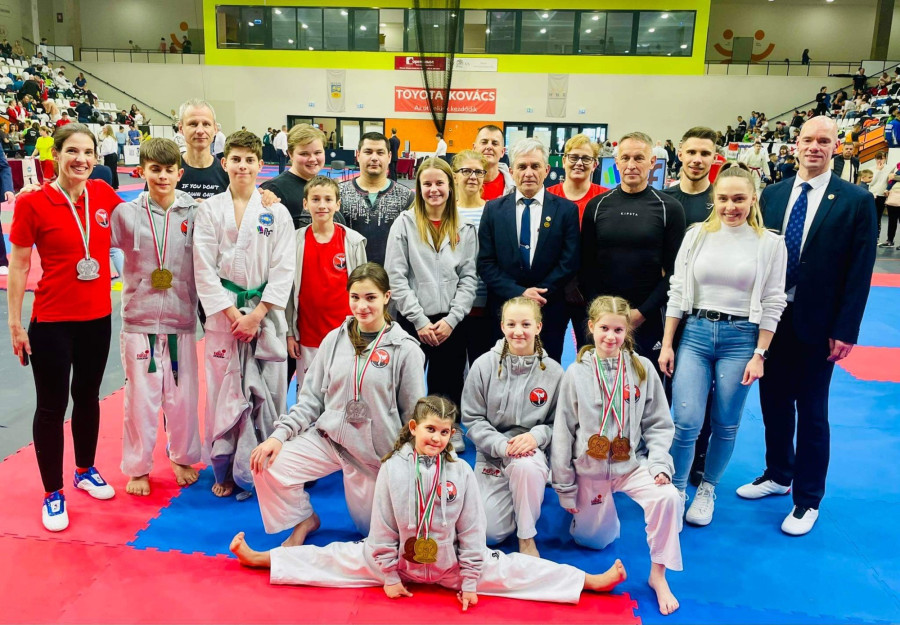 Kilenc érmet szereztek a veszprémi tekvandósok