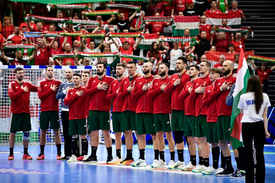 A magyar válogatott a férfi kézilabda olimpiai selejtezőtorna Magyarország - Tunézia mérkőzése előtt a Tatabányai Multifunkciós Csarnokban 2024. március 14-én. MTI/Bodnár Boglárka