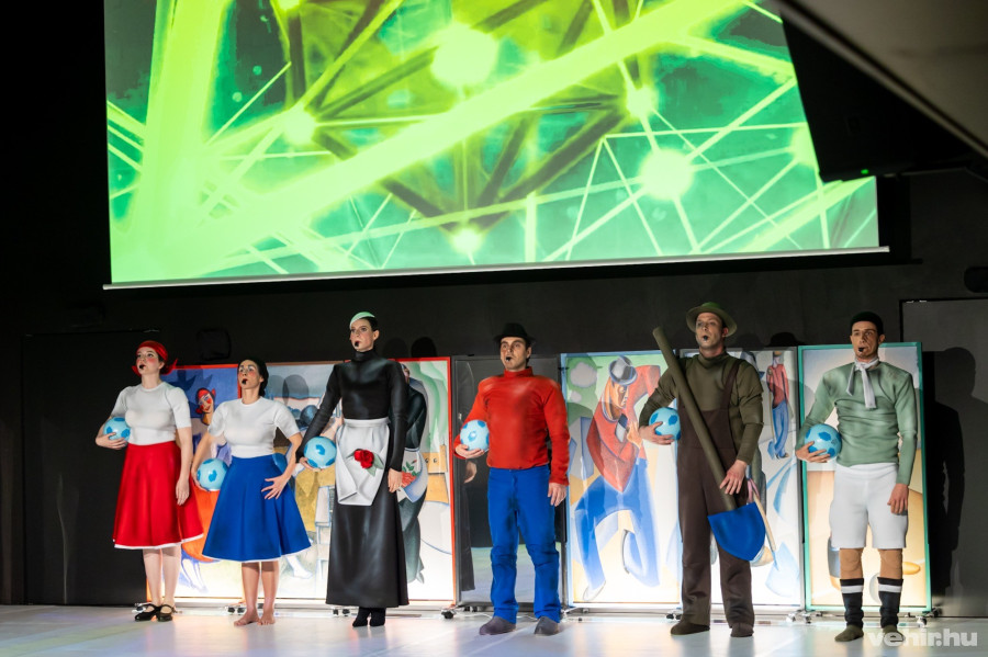 A. Tóth SÁndor festőművész képei alapján készült performansz