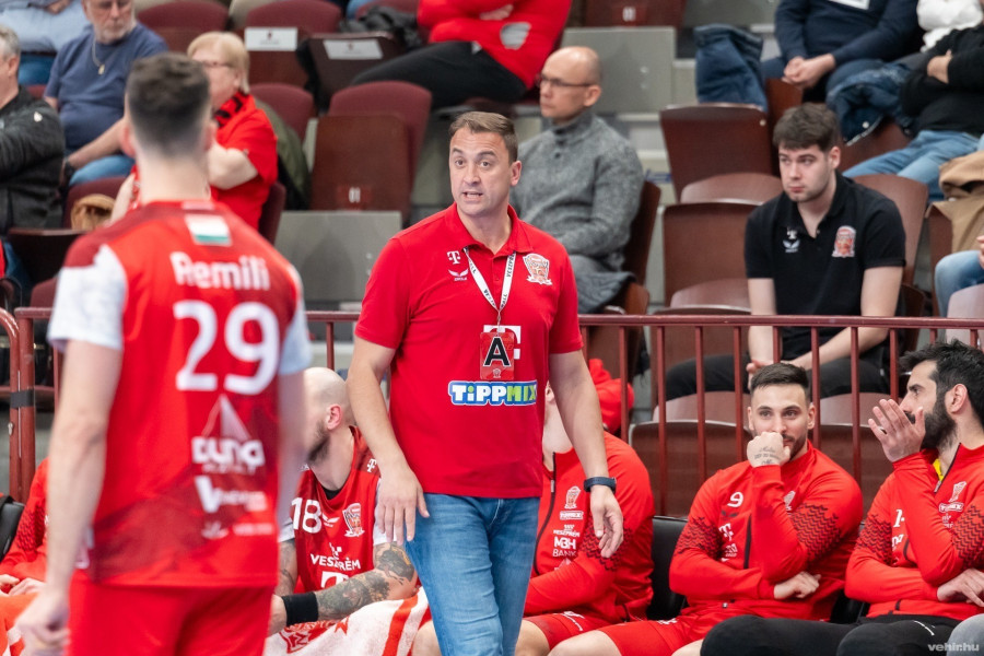 Momir Ilics (középen) csapata ezúttal is remek munkát végzett (archív fénykép)