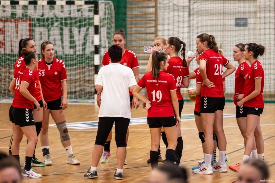 Nyolc góllal nyet a Veszprém a felsőházi nyitányon (archív fénykép)