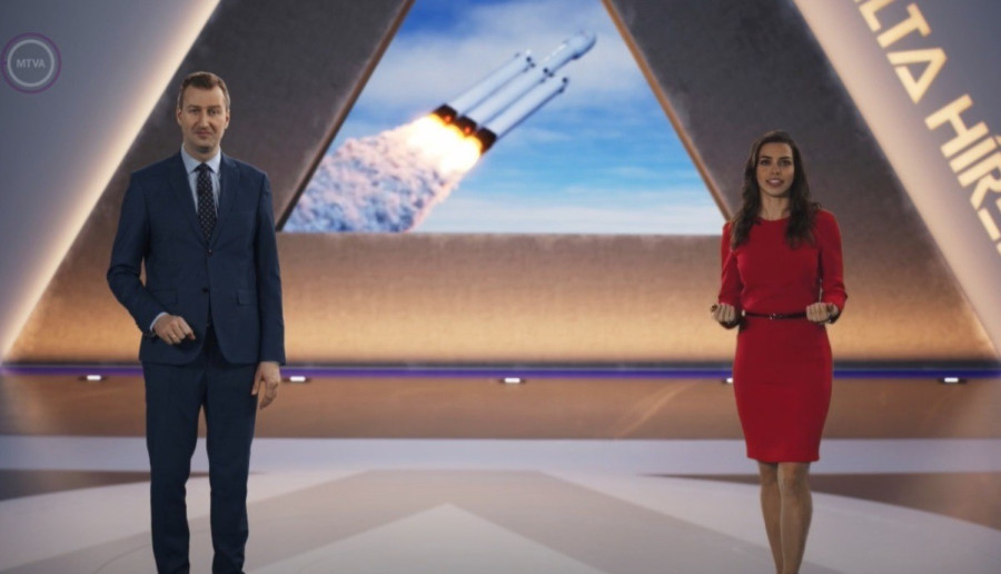 Részlet a Delta aktuális adásából. A képen Fejős Ádám, állandó műsorvezető és Bíró Ada.