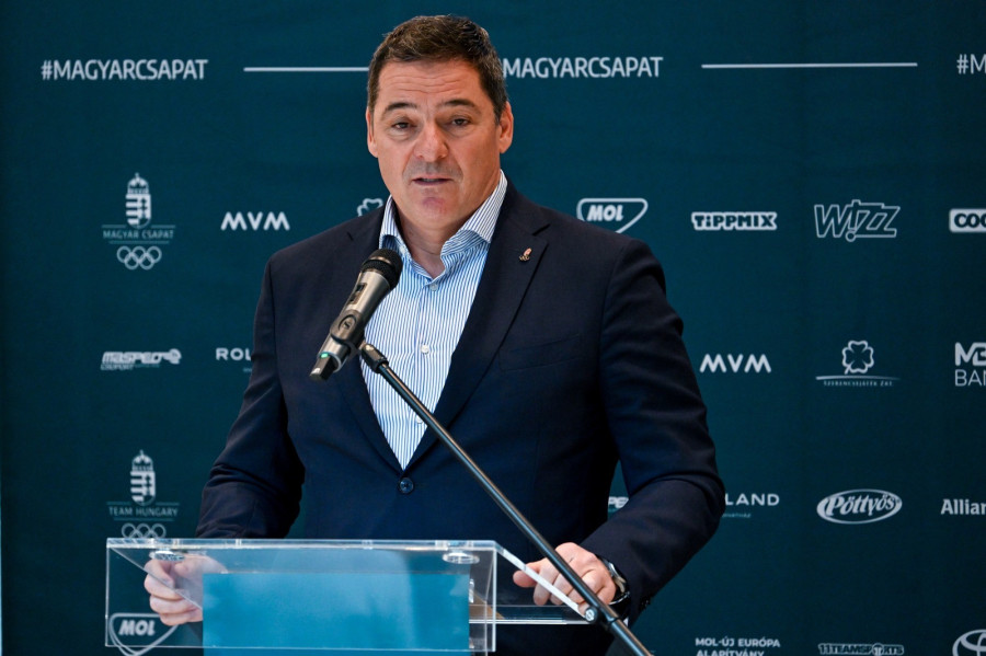 Gyulay Zsolt, a Magyar Olimpiai Bizottság elnöke beszél a 100 nap múlva rajt Párizsban! címmel tartott sajtótájékoztatón a Millenium Házában 2024. április 17-én. Már százötven kvótája van a magyar csapatnak, mely összességében közel kétszáz fős lehet. MTI/Illyés Tibor