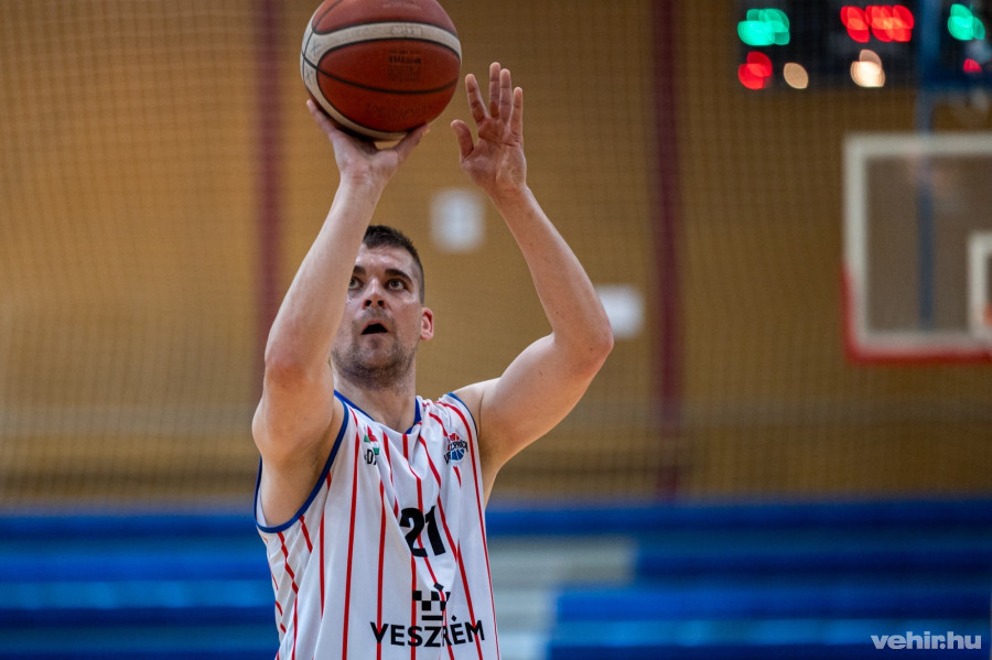 Szabó Péter marad a klub kötelékében