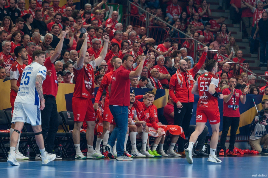 Döntőben a címvédő Veszprém! (archív fénykép)