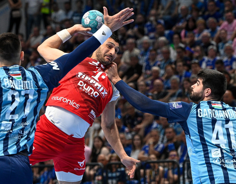 Jehia Eldera, a Veszprém játékosa (k) a kézilabda NB I döntőjének második OTP Bank-Pick Szeged - Telekom Veszprém mérkőzésén a szegedi Pick Arénában 2024. május 29-én. MTI/Szigetváry Zsolt 