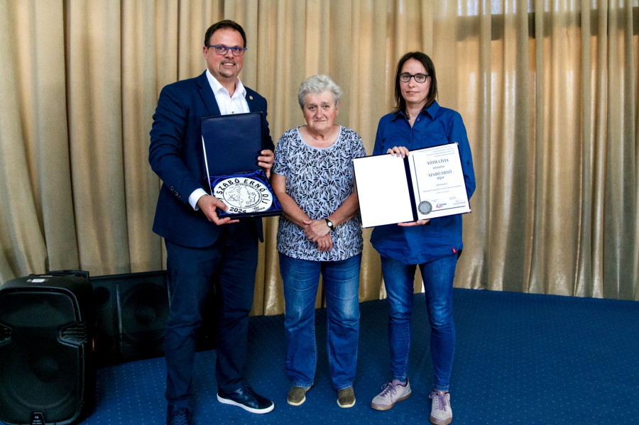 Pató Sándor, Szabóné Harlai Katalin és Tóth Lívia - Fotók: Wolf Attila