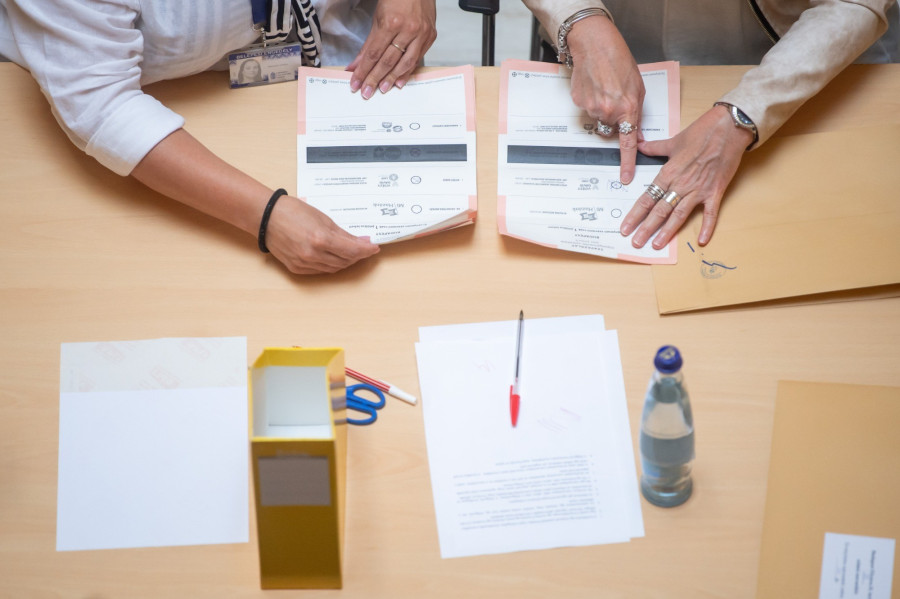 Újraszámolták az eredetileg érvénytelennek minősített szavazatokat (Fotó: MTI/Balogh Zoltán)