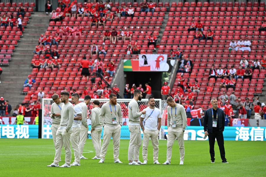 A magyar válogatott tagjai a labdarúgó Európa-bajnokság A csoportjának 1. fordulójában játszott Magyarország - Svájc mérkőzés előtt a kölni RheinEnergieStadionbanban 2024. június 15-én. MTI/Illyés Tibor