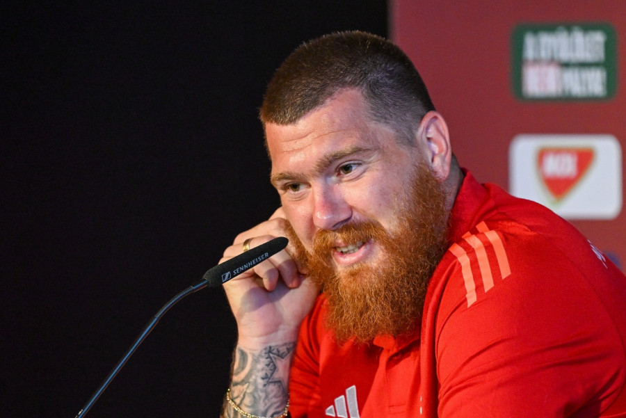 Ádám Martin, a németországi labdarúgó Európa-bajnokságon részt vevő magyar válogatott tagja a csapat sajtótájékoztatóján Weiler-Simmerbergben 2024. június 16-án. MTI/Illyés Tibor