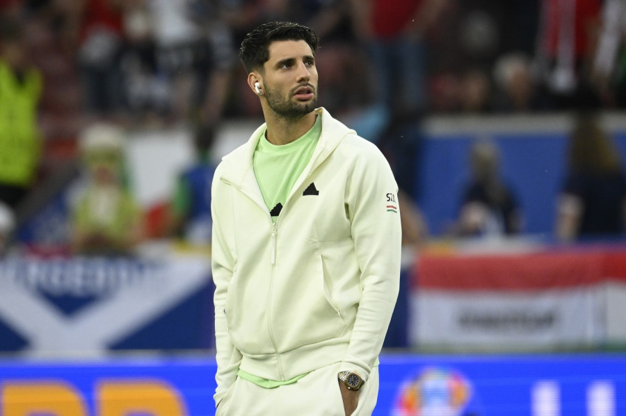 Szoboszlai Dominik a labdarúgó Európa-bajnokság A csoportjának harmadik, utolsó fordulójában játszott Skócia-Magyarország mérkőzés előtti pályabejáráson a stuttgarti MHP Arénában 2024. június 23-án. MTI/Koszticsák Szilárd