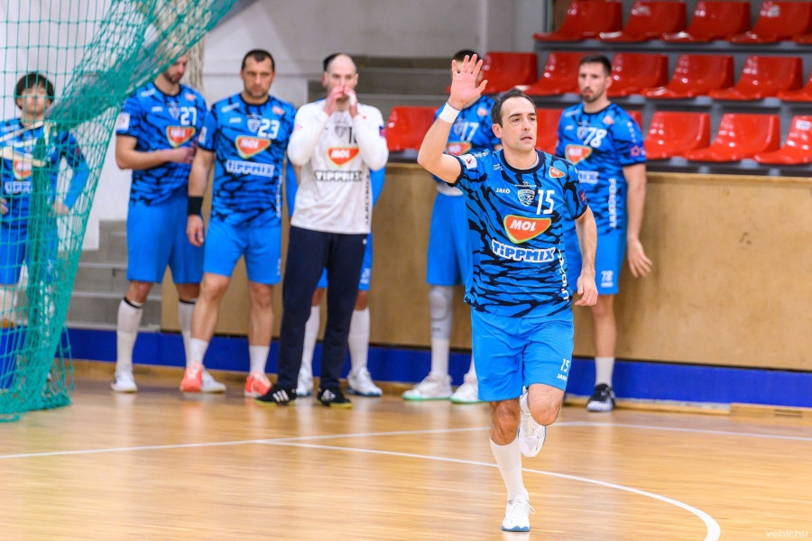 A Tatabánya főtáblás az El-ben