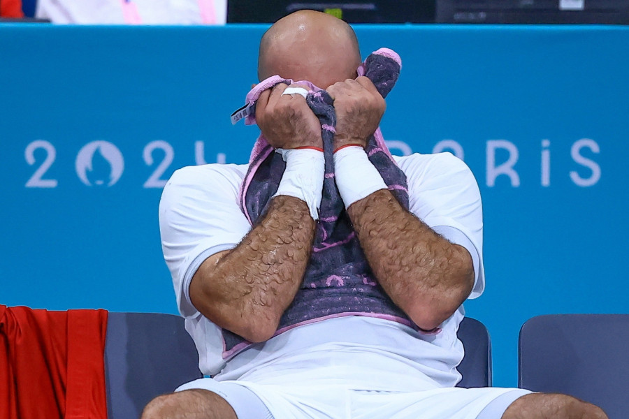 Sipos Adrián a 2024-es párizsi nyári olimpia férfi kézilabdatornájának B csoportjában játszott Norvégia - Magyarország mérkőzés után a Dél-párizsi Arénában 2024. július 31-én. Norvégia-Magyarország 26-25. MTI/Illyés Tibor