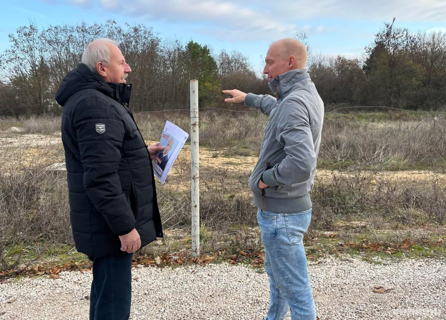 Kavalecz Gábor (jobbra) a kampány során