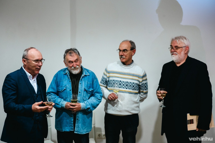 Porga Gyula és a Vár Ucca Műhely szerkesztőségének tagjai: Németh István, Kilián László, Fenyvesi Ottó