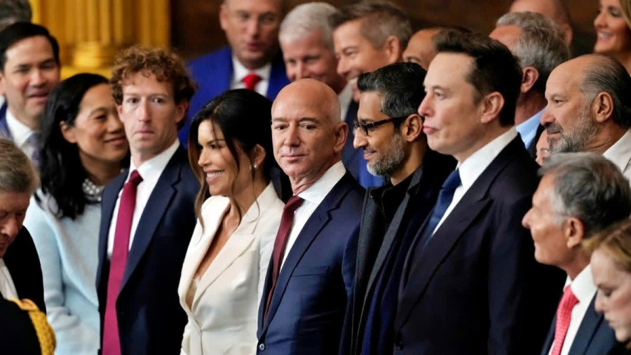 Mark Zuckerberg, Jeff Bezos, Sundar Pichai és Elon Musk az elnöki beiktatáson (AP)