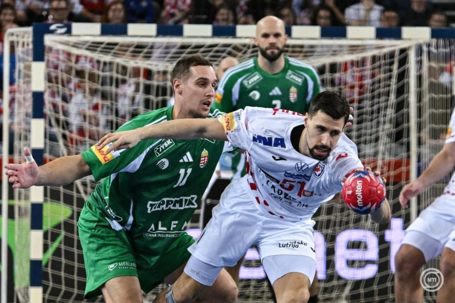 Ligetvári Patrik (b) és Ivan Martinovic (j), a horvát csapat játékosa a férfi kézilabda-világbajnokság negyeddöntőjében, a Horvátország - Magyarország mérkőzésen Zágrábban, a Zágráb Arénában 2025. január 28-án. MTI/Illyés Tibor