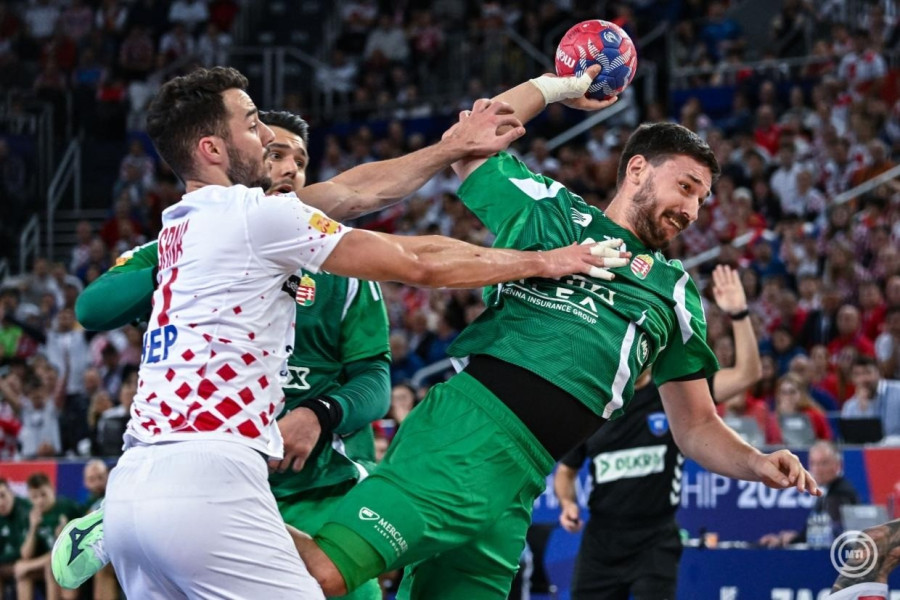 Lékai Máté (j) és Zvonimir Srna, a horvát csapat játékosa a férfi kézilabda-világbajnokság negyeddöntőjében, a Horvátország - Magyarország mérkőzésen Zágrábban, a Zágráb Arénában 2025. január 28-án. MTI/Illyés Tibor