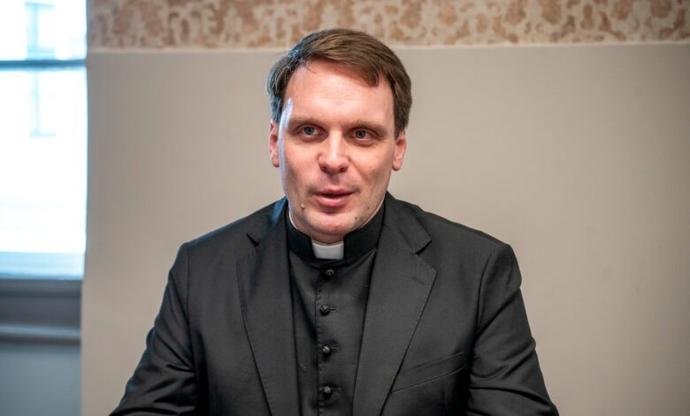 Kulcsár Dávid atya (forrás:vasarnap.hu)