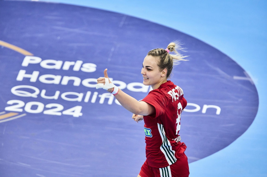 Pásztor Noémi gólöröme a nõi kézilabda olimpiai selejtezõtorna 3. fordulójában játszott Magyarország-Japán mérkõzésen a debreceni Fõnix Arénában 2024. április 14-én. MTI/Derencsényi István