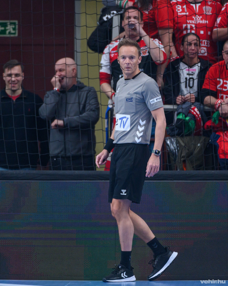 Mads Hansen egyedül dirigálta a BL-rangadó második félidejét