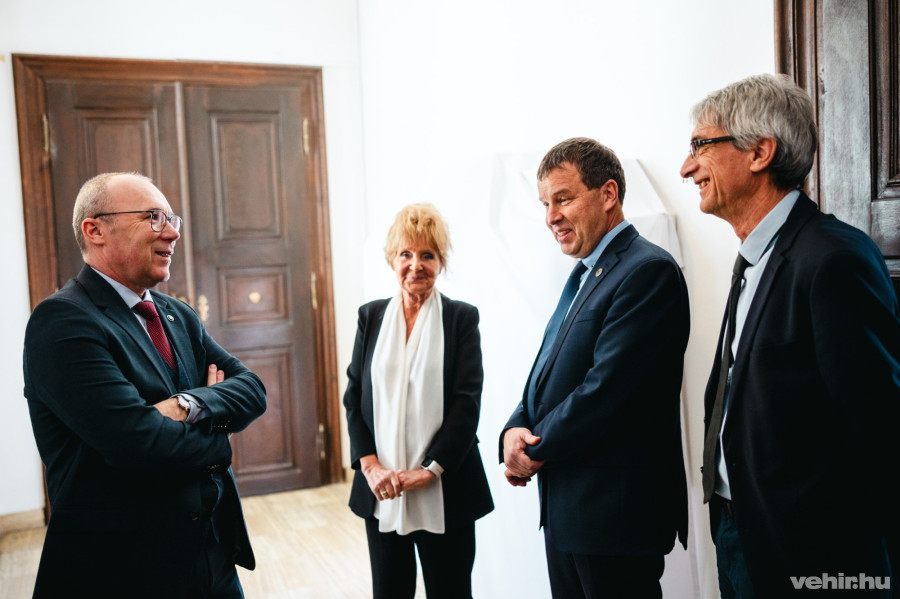 Porga Gyula, polgármester, Nikolits Ilona, Gelencsér András és Pósfai Mihály