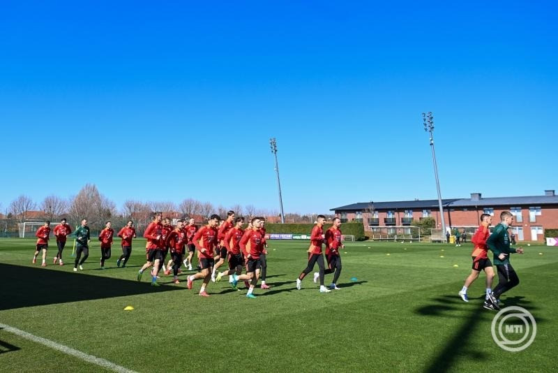 A magyar labdarúgó-válogatott tagjai edzésen az MLSZ Telki Edzőközpontjában 2025. március 19-én. A magyar csapat a Nemzetek Ligája-osztályozójának első mérkőzésén Törökország ellen játszik Isztambulban március 20-án, majd a visszavágó március 23-án lesz a Puskás Arénában. MTI/Illyés Tibor