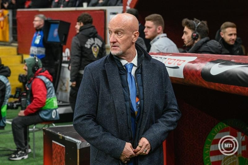 Marco Rossi, a magyar válogatott szövetségi kapitánya a labdarúgó Nemzetek Ligája A divíziójának osztályozójában játszott Törökország-Magyarország első mérkőzésen Isztambulban az Ali Sami Yen Sportkomplexumban 2025. március 20-án. MTI/Szigetváry Zsolt