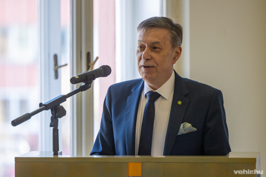 dr. Vizi László Tamás