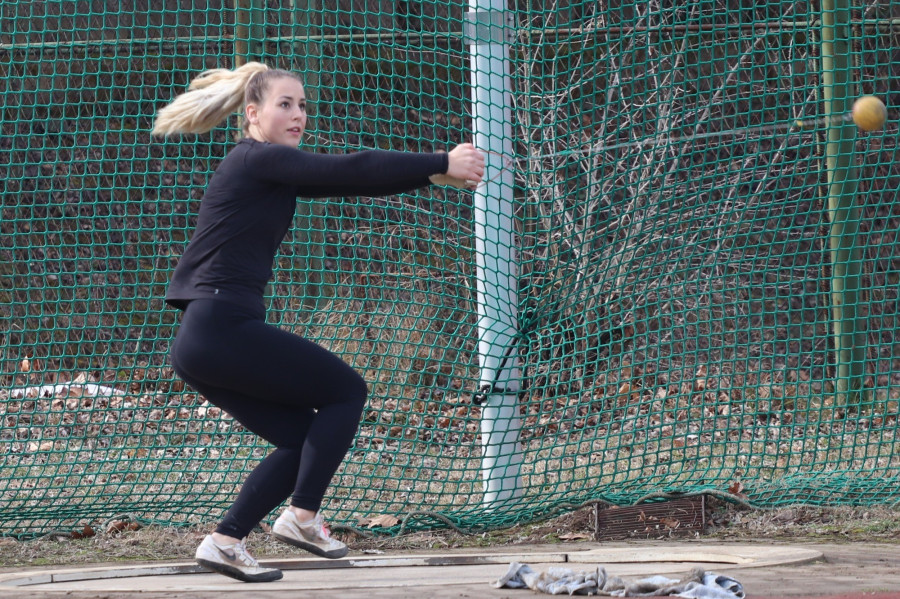 A kalapácsvető Fertig Fanni magyar bajnoki címet ünnepelhetett - Fotó: VEDAC