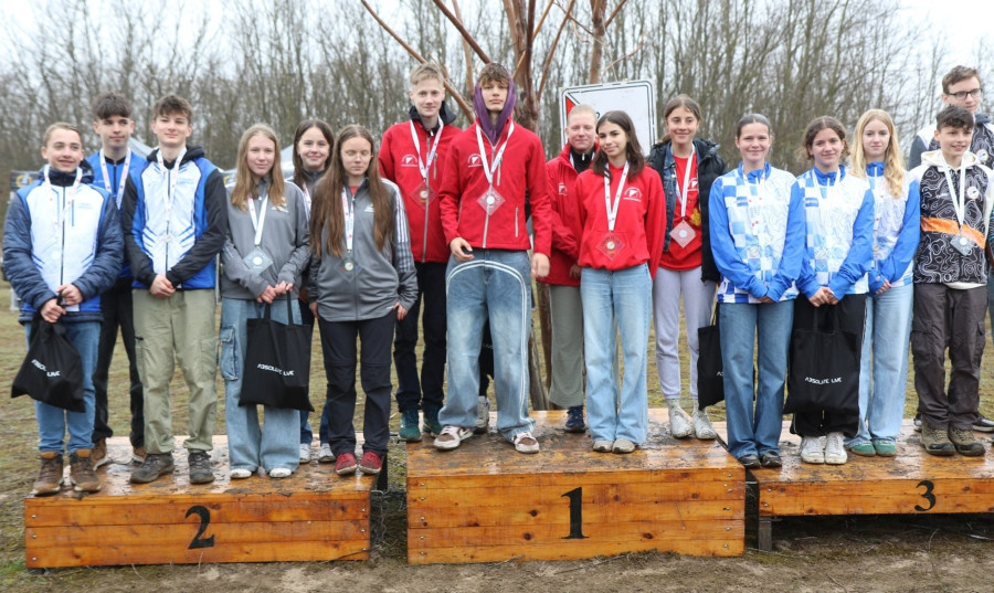 Az N16 - F16 korosztály dobogója - Fotó: Máthé István