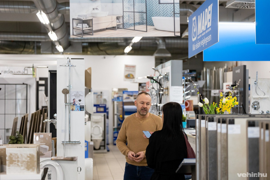 Doma Kornél, ügyvezető