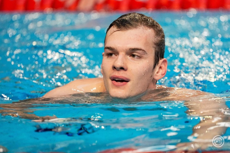 Kós Hubert a férfi 200 méteres vegyesúszás döntője után az úszók 127. országos bajnokságán a kaposvári Csik Ferenc Versenyuszodában 2025. április 9-én. MTI/Derencsényi István