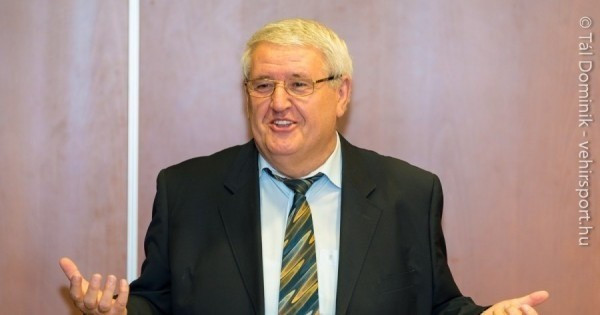 Hetvenöt éves lett Hajnal Csaba (archív fénykép)