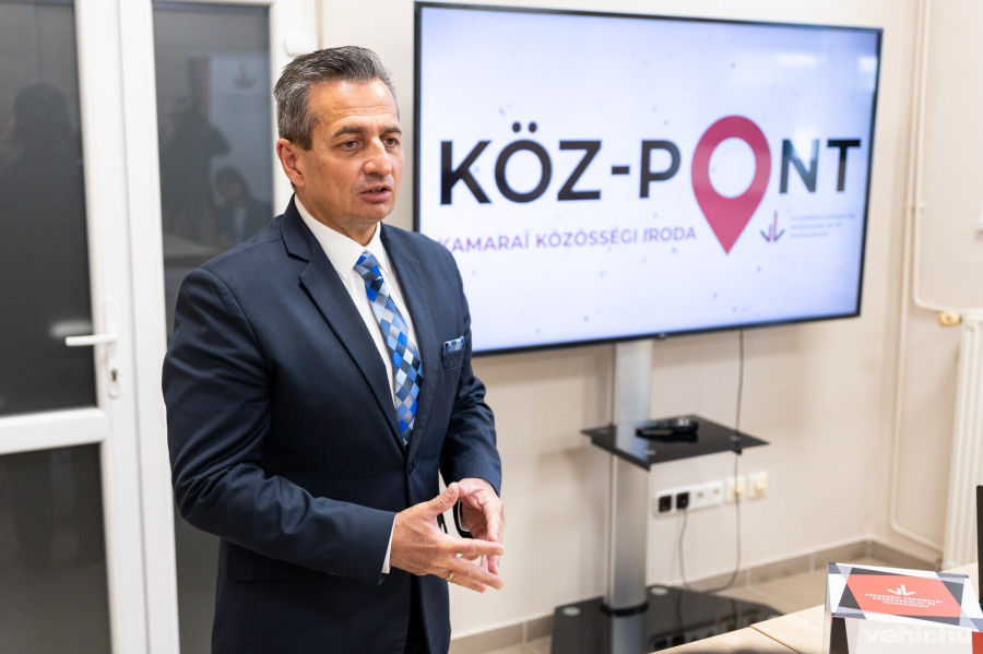 Dr. Simon Attila kamarai elnök