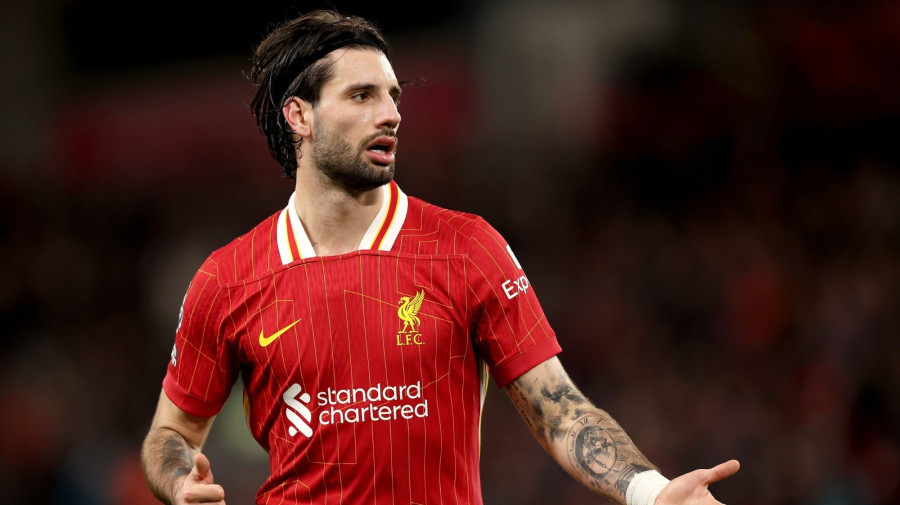 Szoboszlai Dominik, a Liverpool játékosa az angol első osztályú labdarúgó-bajnokság Liverpool-Newcastle United mérkőzésén a liverpooli Anfield Road-i Stadionban 2025. február 26-án. MTI/EPA/Adam Vaughan