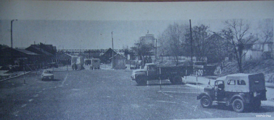 Az elbontott Vasútállomás területén Kresz-oktatópályát alakítottak ki. (1974)