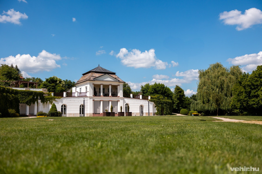 A püspöki pihenőt Kopácsy megrendelésére építették (Fotó: Vámosi Patrik / vehir.hu)