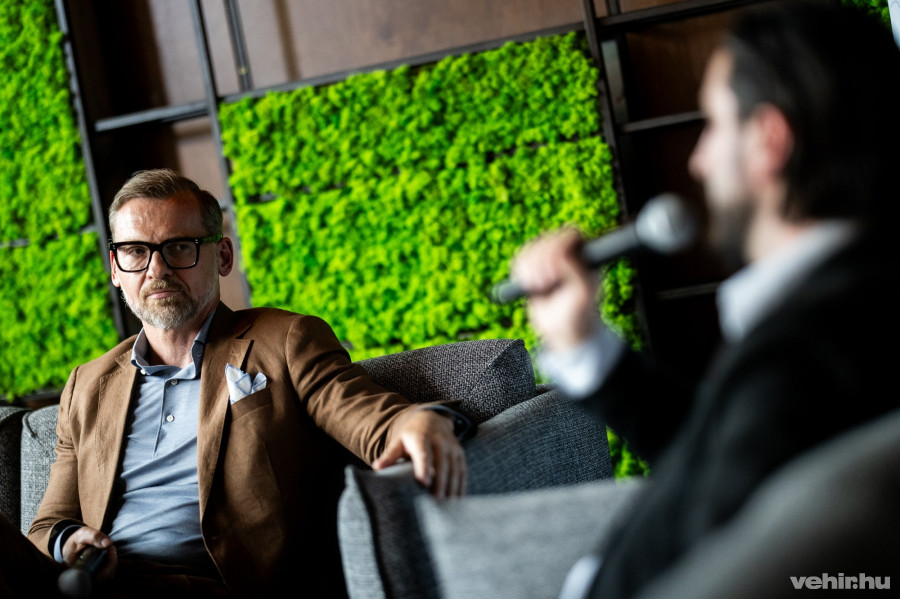 Kötter Tamás egy korábbi veszprémi látogatásán, amikor a VehírEst vendége volt