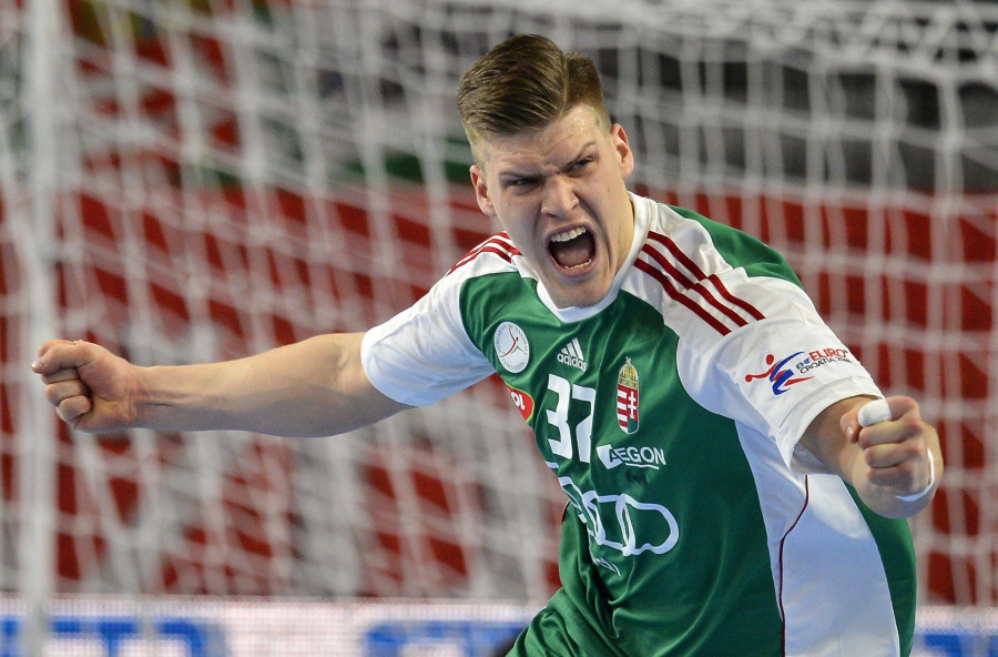 Bartók Donát, miután gólt szerzett a horvátországi férfi kézilabda Európa-bajnokság csoportkörének elsõ fordulójában játszott Dánia - Magyarország mérkõzésen Varasdon 2018. január 13-án. MTI Fotó: Illyés Tibor