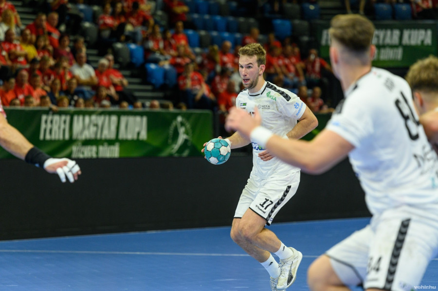 Ludmán Marcell (a fotón 17-es mezben) Spanyolországba igazol