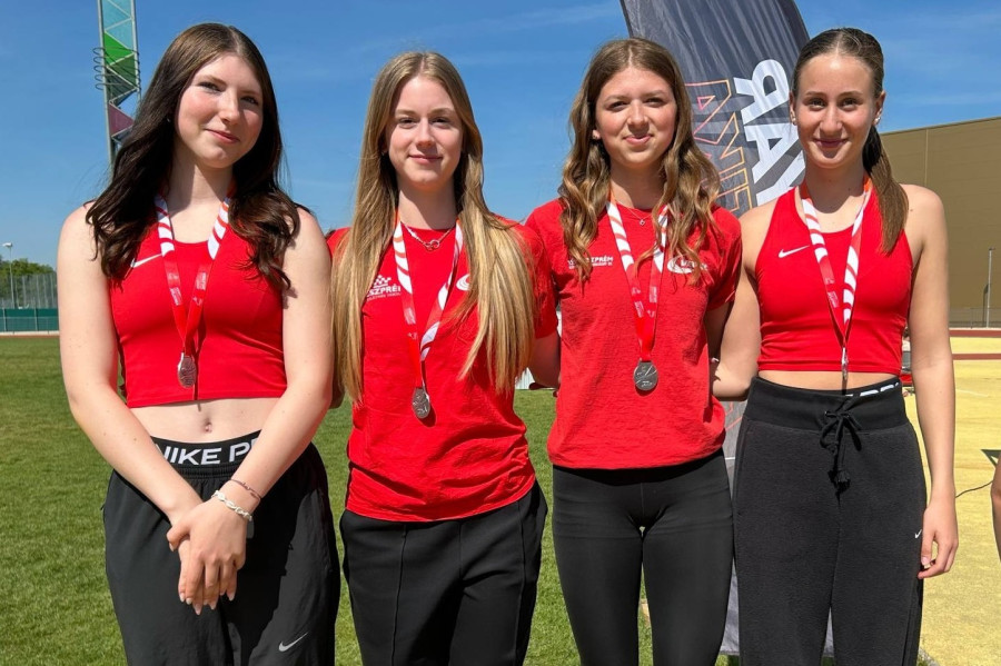 Jánosi Tünde, Böröcz Bacher Csenge, Bogdán Regina, Takács Kíra - Fotó: VEDAC