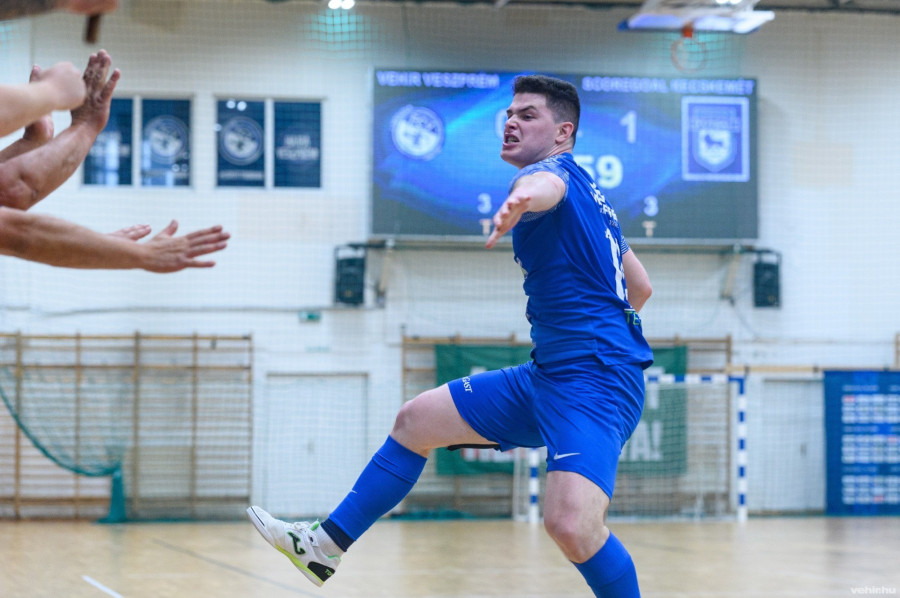 Horváth Benedek marad Veszprémben