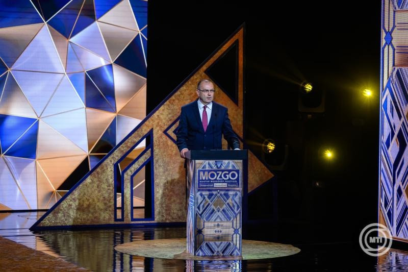 Bóka István (Fidesz-KDNP) polgármester beszédet mond a Magyar Filmakadémia és a Magyar Mozgókép Fesztivál életműdíjainak átadásán a Balatonfüred Kongresszusi Központban 2025. június 20-án. MTI/Vasvári Tamás