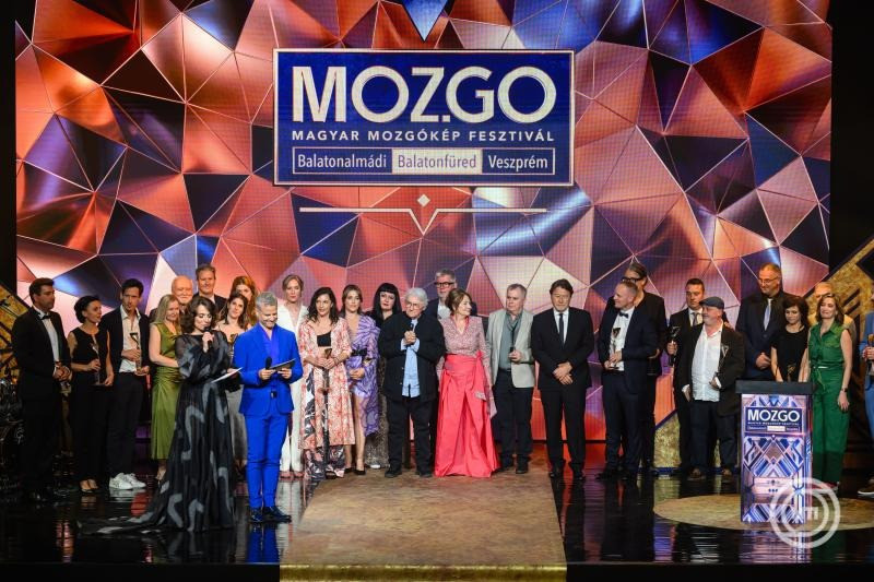 A díjazottak a MOZ.GO - Magyar Mozgókép Fesztivál díjátadó gáláján a Balatonfüred Kongresszusi Központban