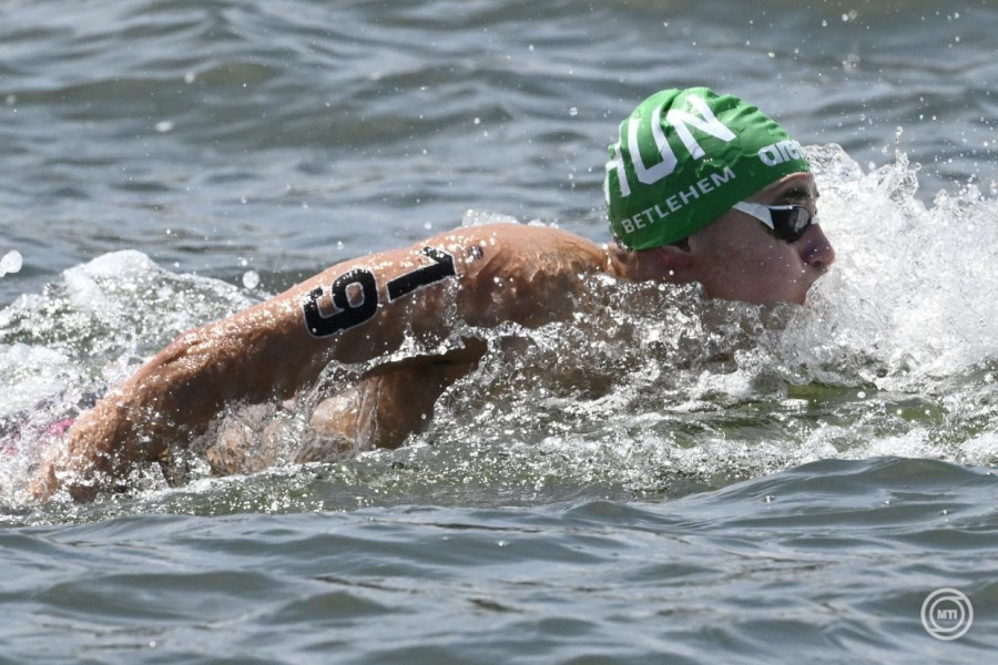 Betlehem Dávid a férfi nyíltvízi úszók 10 kilométeres versenyében a szingapúri vizes világbajnokságon a Sentosa-szigetnél 2025. július 16-án. MTI/Koszticsák Szilárd