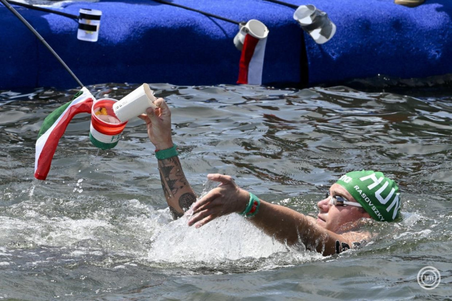 Rasovszky Kristóf a férfi nyíltvízi úszók 10 kilométeres versenyében a szingapúri vizes világbajnokságon a Sentosa-szigetnél 2025. július 16-án. MTI/Koszticsák Szilárd