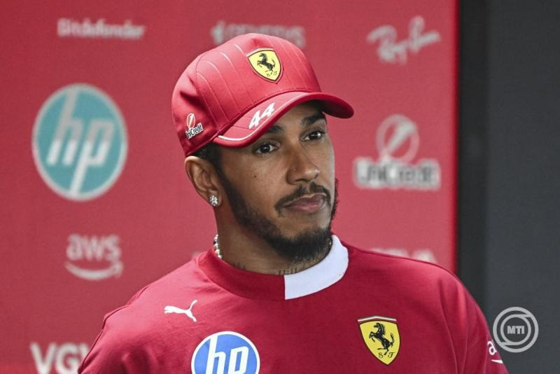 Lewis Hamilton, a Ferrari brit versenyzője a Forma-1-es Magyar Nagydíj kezdete előtti napon a mogyoródi Hungaroringen 2025. július 31-én. MTI/Bodnár Boglárka